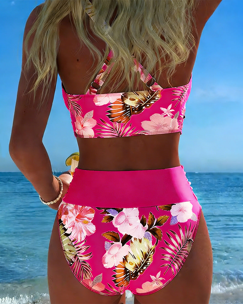 Bikini sa kontrastnim cvetnim uzorkom i rezom