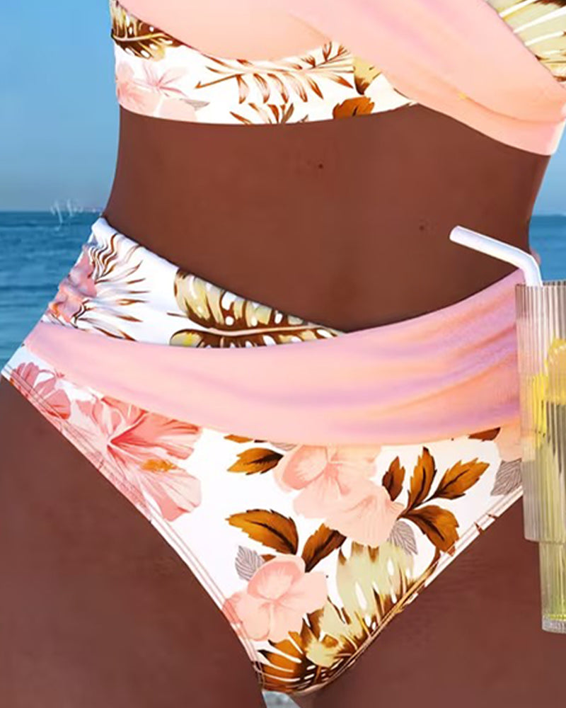Bikini sa kontrastnim cvetnim uzorkom i rezom